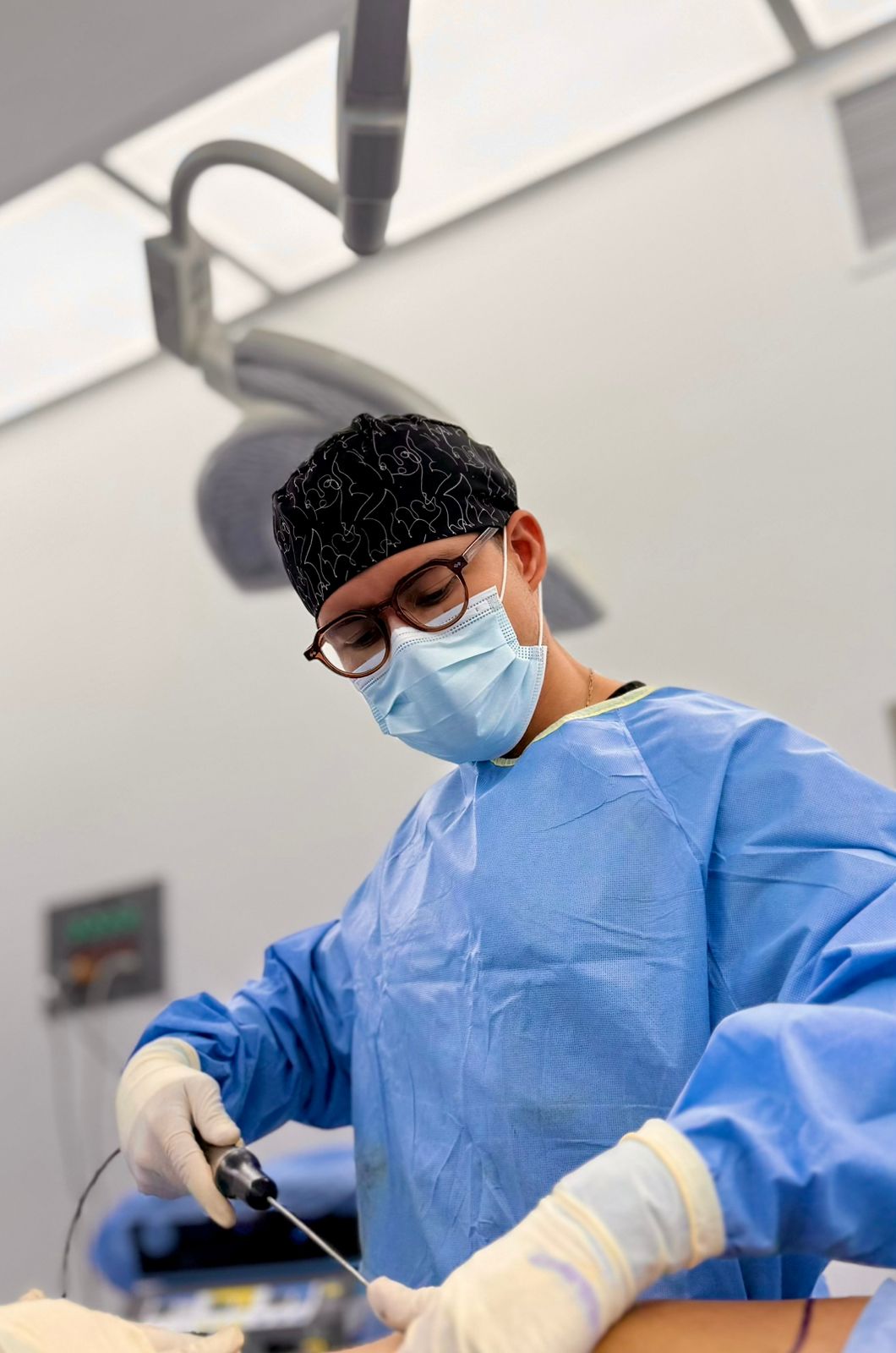 Dr. Israel Salgado - Cirugía Laparoscópica